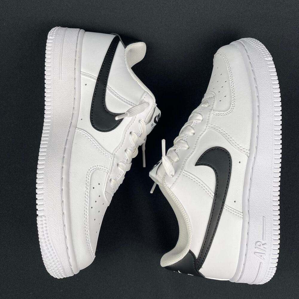 Nike Women White Black Air Force 1 Low GS Sneakers Size 6.5 New - Picture 4 of 11